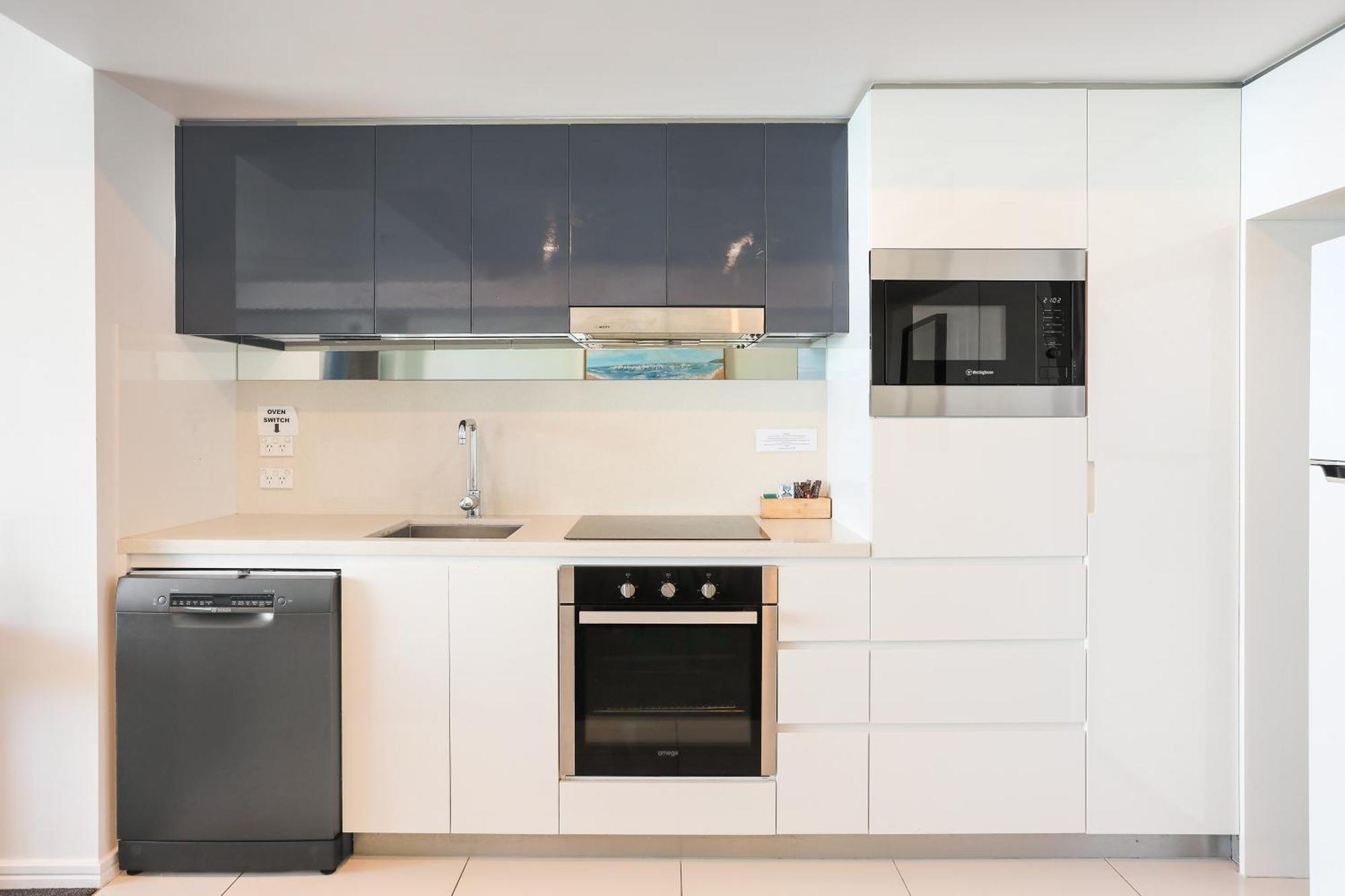 Number 1 H Residences - Wifi, Parking & More By Gold Coast Holidays Exterior photo