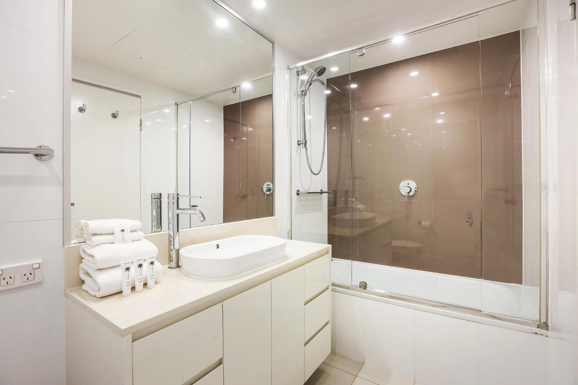 Number 1 H Residences - Wifi, Parking & More By Gold Coast Holidays Exterior photo